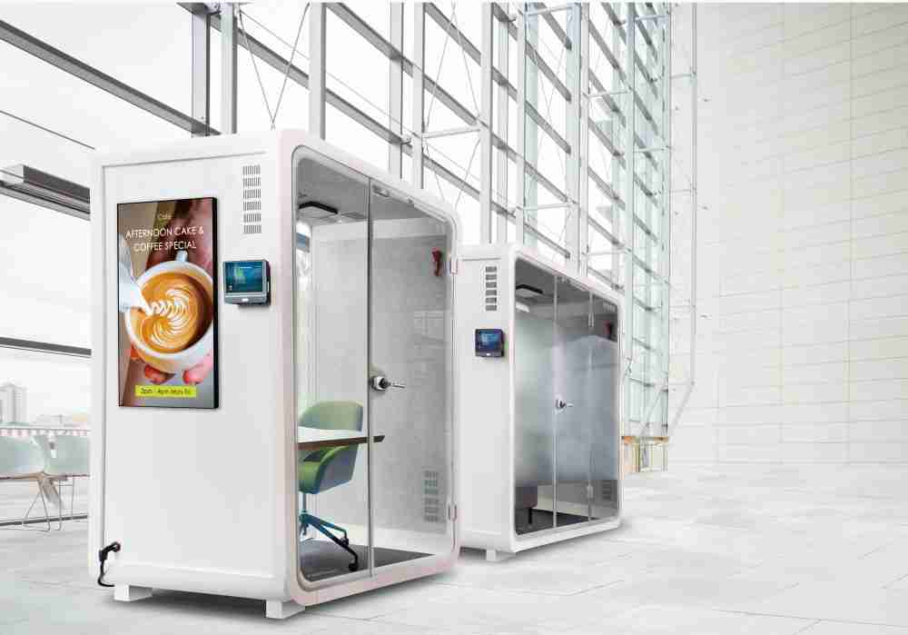 尊龙集团子公司达擎之智慧行动办公舱，，，采用PDLC智能调光玻璃设计，，透过通电与断电的电流切换，，，，呈现透明与雾面效果，，，，具节能降耗特性并兼顾隐私，，，确保信息安全